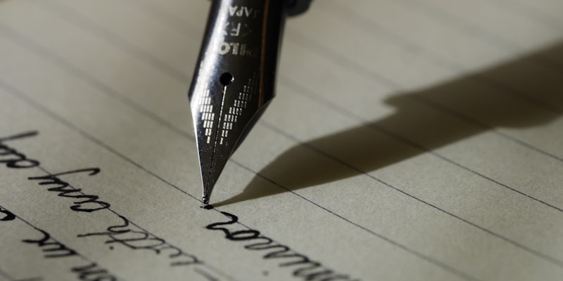 The Science Behind Why Handwritten Notes Create Lasting Impressions